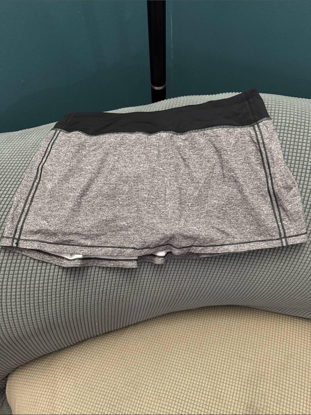 Lululemon Size 10 skort in gray/black. Gently used condition.